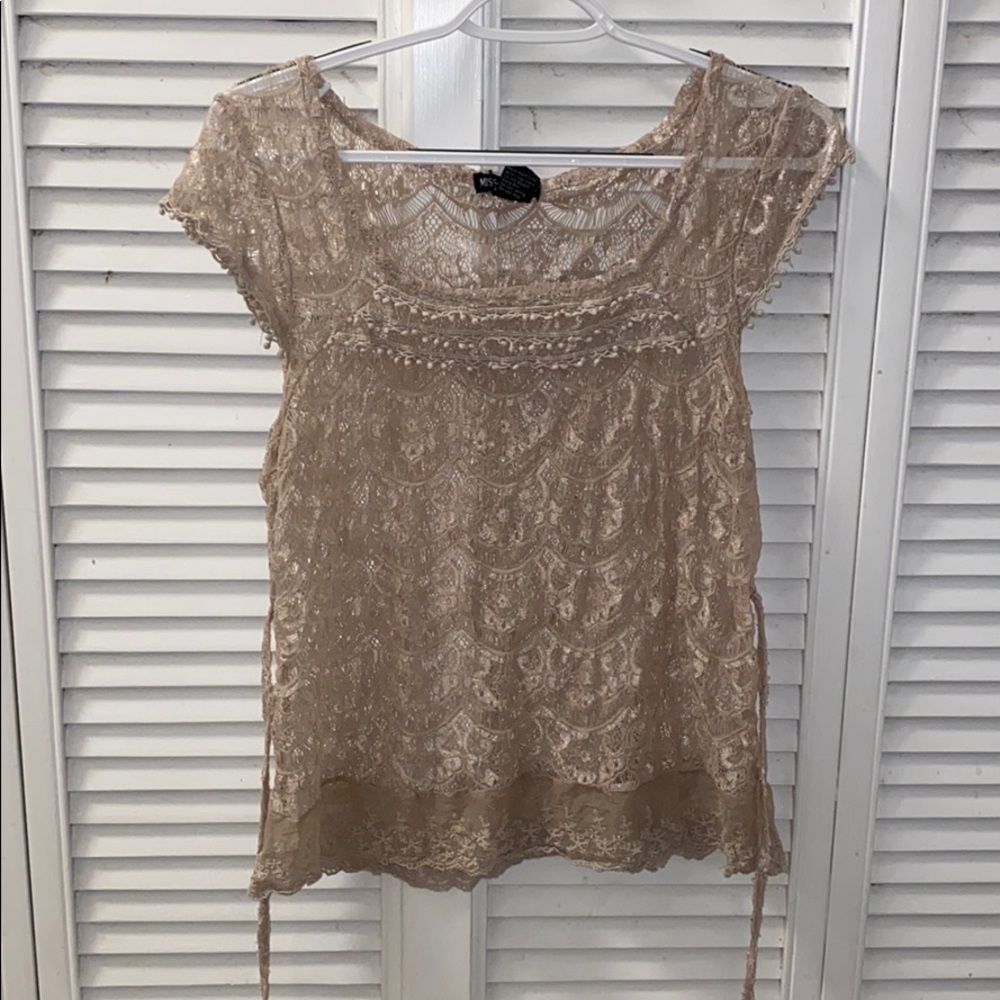 Lace cap sleeve top